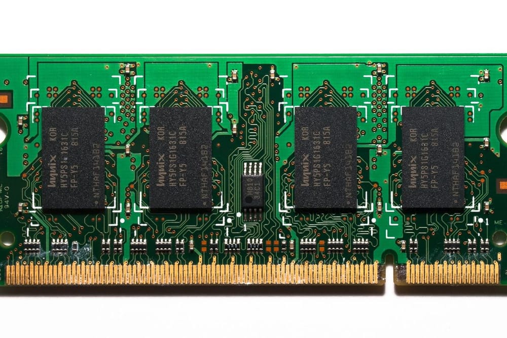 Memory Chipmakers Ride $94 Billion Cash Surge as AI Demand Lifts DRAM and NAND Prices